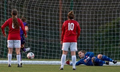 Robyn Smith scoring the first goal, her fifth this season so far!