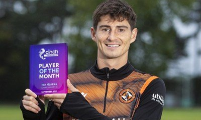 Ian Harkes with the cinch Premiership Player of the Month award
